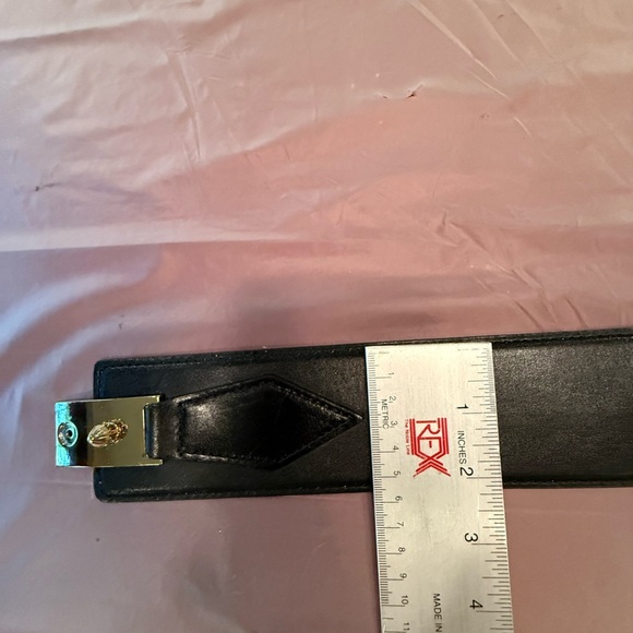 NWT Vince Camuto Black 2” Belt with Gold Buckle & Stretch Back Size S/M MSRP$48 - Picture 7 of 8